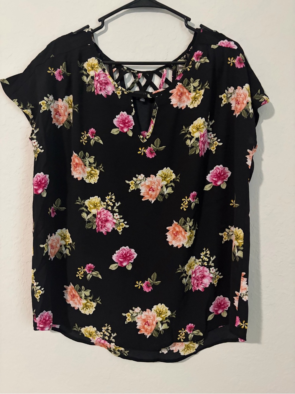 Zenobia Black Floral Keyhole Short Sleeve Blouse - Pink, Peach & Yellow Flowers